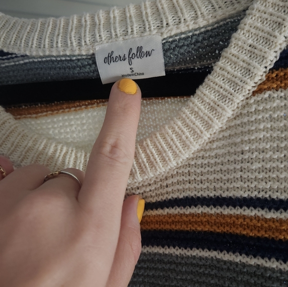 Others Follow Knit Sweater - Picture 3 of 3